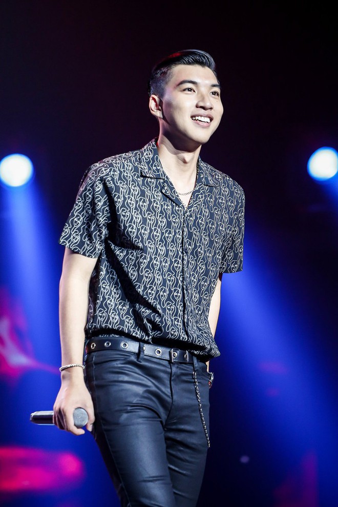 HIEUTHUHAI - Hotboy của l&agrave;ng rap, l&agrave;m s&aacute;ng bừng s&acirc;n khấu v&agrave; l&agrave; nam rapper được săn đ&oacute;n nhất hiện nay - Ảnh 3.