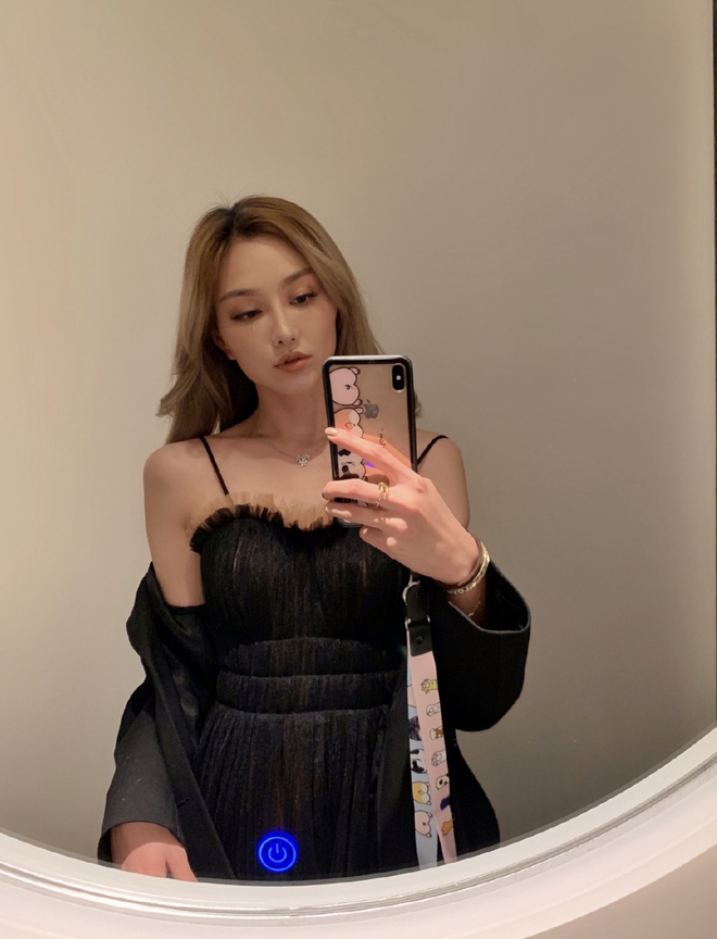 Hotgirl chuy&ecirc;n chăm th&uacute; cưng cho Vương Tư Th&ocirc;ng: Người t&igrave;nh tin đồn của thiếu gia tỷ đ&ocirc;, tạo drama kh&ocirc;ng k&eacute;m ai lại c&ograve;n th&iacute;ch khoe h&igrave;nh ảnh dao k&eacute;o - Ảnh 5.