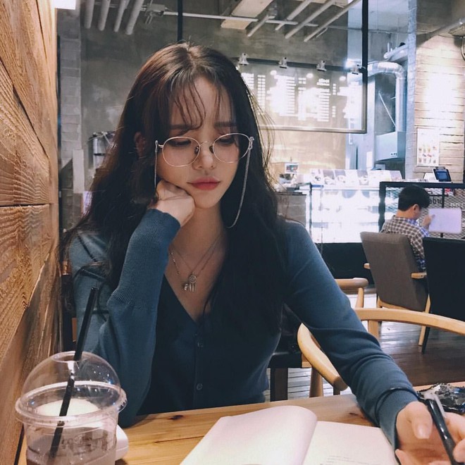 Ung thư tuyến gi&aacute;p thường th&iacute;ch hỏi thăm 4 nh&oacute;m người sau, nếu bạn thuộc diện n&agrave;y h&atilde;y cẩn thận - Ảnh 1.