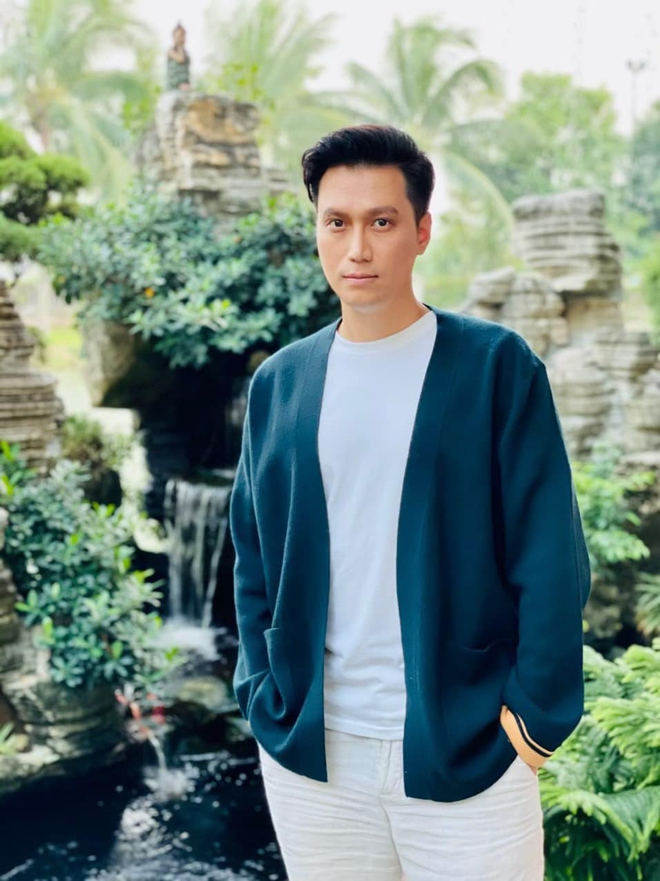 Việt Anh lộ diện mạo ngày càng nữ tính hậu “dao kéo”, đến vợ cũ cũng phải để lại bình luận hoang mang - Ảnh 5.