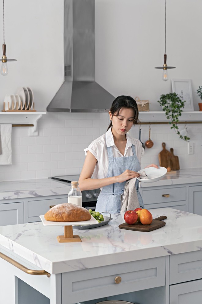 Food stylist tự decor nhà thuê khiến dân tình xỉu ngang vì quá đẹp, căn bếp đúng chuẩn studio ngắm mãi không chán - Ảnh 9.