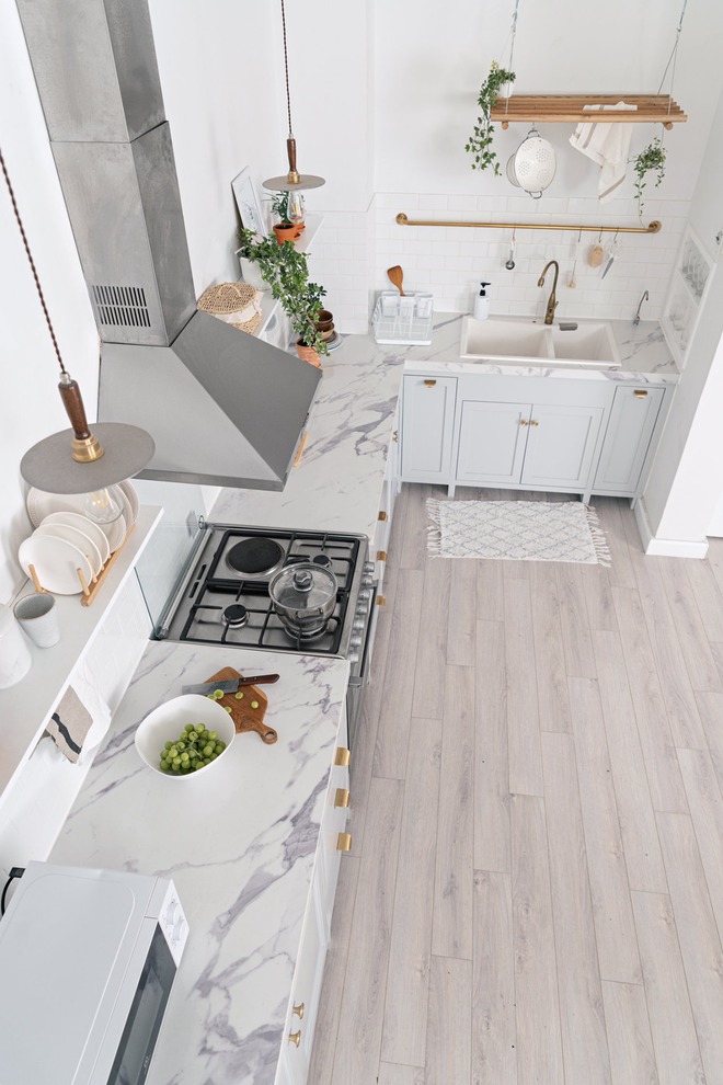 Food stylist tự decor nh&agrave; thu&ecirc; khiến d&acirc;n t&igrave;nh xỉu ngang v&igrave; qu&aacute; đẹp, căn bếp đ&uacute;ng chuẩn studio ngắm m&atilde;i kh&ocirc;ng ch&aacute;n - Ảnh 12.