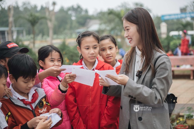 Dự giờ Lớp học ươm mơ của cô giáo Khánh Vy, có gì mà các em học sinh vui đến thế? - Ảnh 2.