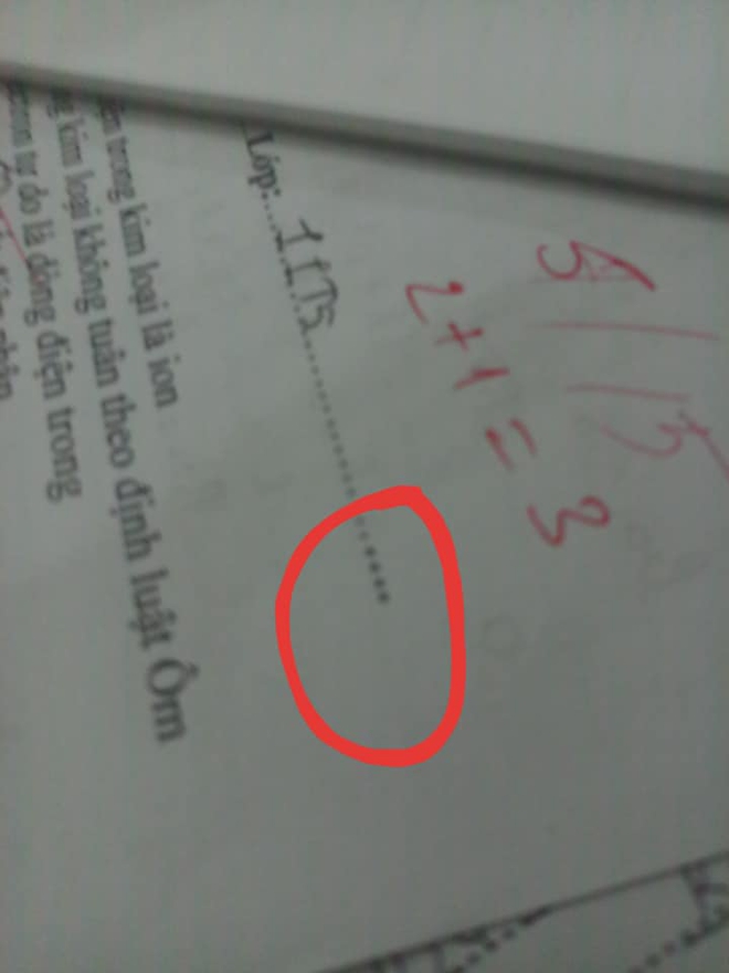Mã đề thách thức tìm điểm khác biệt, chỉ thêm một dấu chấm ra ngay đề khác, học trò vô tư chép bài rồi khóc thét - Ảnh 5.