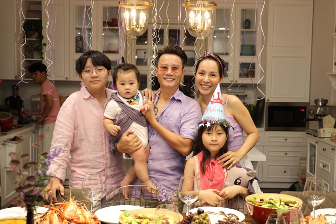 Mới ng&agrave;y n&agrave;o c&ograve;n b&eacute; x&iacute;u tr&ecirc;n TV, T&ecirc; Gi&aacute;c giờ đ&atilde; cao vượt bố Ho&agrave;ng B&aacute;ch l&uacute;c n&agrave;o kh&ocirc;ng hay - Ảnh 5.