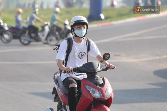 Người Sài Gòn hụt hẫng vì thời tiết chẳng lạnh như dự báo: &quot;Ủa rồi 20 độ đâu?&quot; - Ảnh 2.