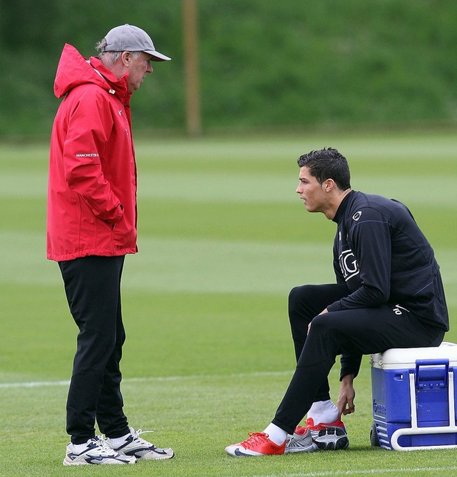 Sir Alex phải đuổi về, Ronaldo mới chịu ngừng tập  - Ảnh 2.