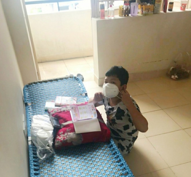 Học tr&ograve; F0 v&agrave; những gi&aacute;o vi&ecirc;n bất đắc dĩ ở Bệnh viện d&atilde; chiến số 4 - Ảnh 3.