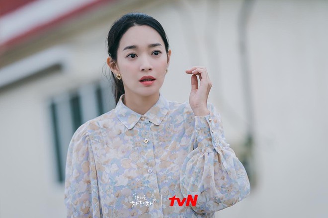 Rating Hometown Cha-Cha-Cha cao chạm nóc, bom xịt đài jTBC nhích nhẹ thấy thương - Ảnh 1.