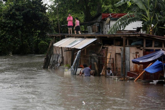 Ít nhất 9 người thiệt mạng do bão nhiệt đới Kompasu ở Philippines - Ảnh 1.