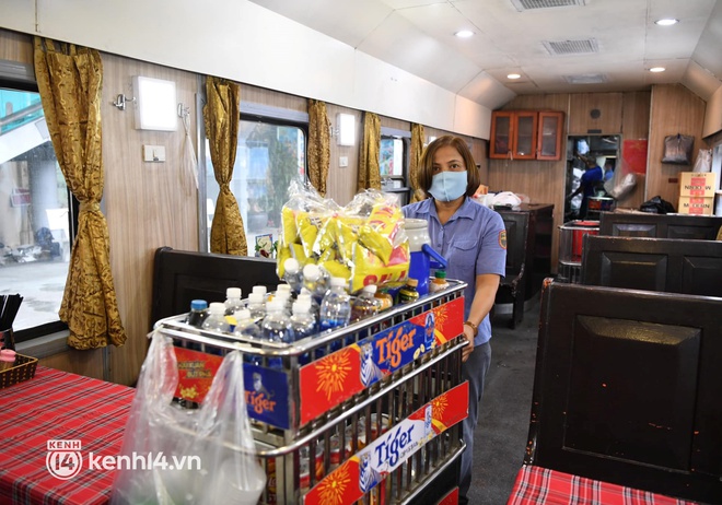 Hơn 100 hành khách đã khởi hành trên chuyến tàu đầu tiên vào phía Nam - Ảnh 12. Hơn 100 hành khách đã khởi hành trên chuyến tàu đầu tiên vào phía Nam - Ảnh 12.