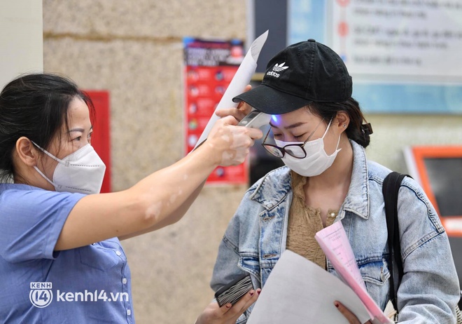 Hơn 100 hành khách đã khởi hành trên chuyến tàu đầu tiên vào phía Nam - Ảnh 7. Hơn 100 hành khách đã khởi hành trên chuyến tàu đầu tiên vào phía Nam - Ảnh 7.