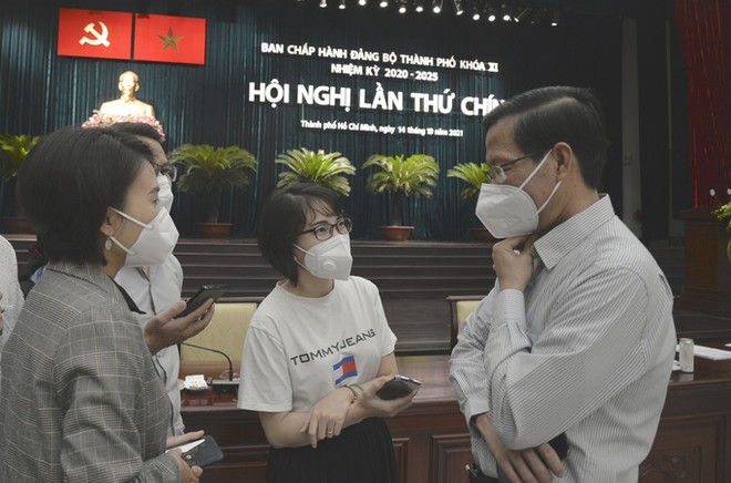 Chủ tịch Phan Văn M&atilde;i: Chưa thể n&oacute;i TP.HCM đ&atilde; trở lại trạng th&aacute;i b&igrave;nh thường mới - Ảnh 1.
