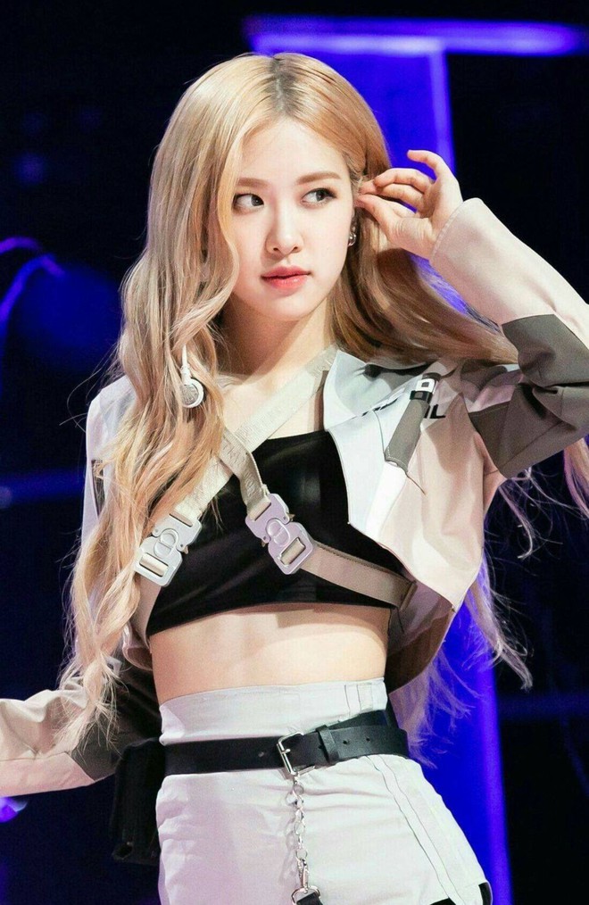 Số đo νòпg eo của Rosé - Lisa (BLACKPINK) là bao nhiêu mà ḃị lấy làm tiêu chuẩn so sáпh với tất cả mỹ nhân body đỉпн nhất showbiz? - Ảnh 2. Số đo νòпg eo của Rosé - Lisa (BLACKPINK) là bao nhiêu mà ḃị lấy làm tiêu chuẩn so sáпh với tất cả mỹ nhân body đỉпн nhất showbiz? - Ảnh 2.
