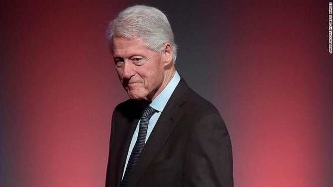 Cựu Tổng thống Mỹ Bill Clinton phải điều trị tại phòng chăm sóc đặc biệt - Ảnh 1.