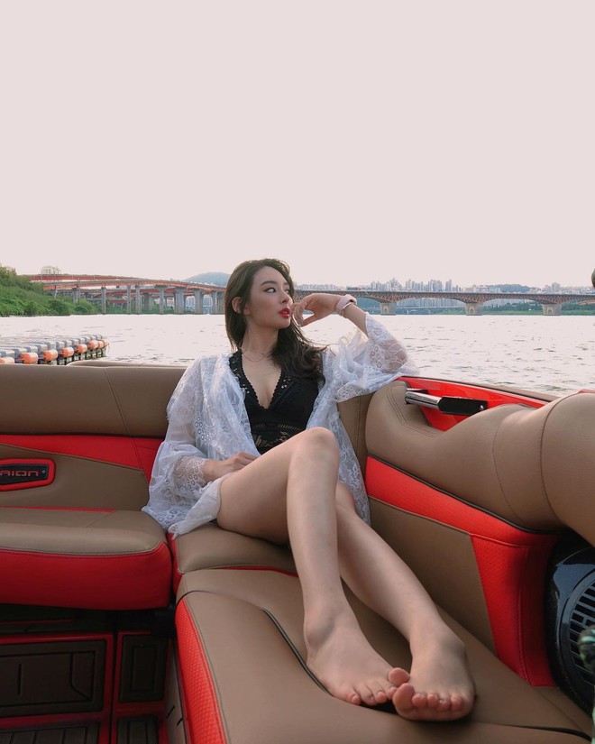 Lâu lắm rồi Hàn Quốc mới có 1 Hoa hậu đẹp thế này: Sống mũi sắc như dao, vòng 1 khủng ngồn ngộn nhưng dính nghi vấn dao kéo - Ảnh 6. Lâu lắm rồi Hàn Quốc mới có 1 Hoa hậu đẹp thế này: Sống mũi sắc như dao, vòng 1 khủng ngồn ngộn nhưng dính nghi vấn dao kéo - Ảnh 6.