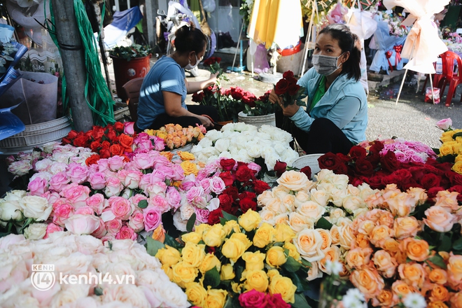 Chợ Hồ Thị Kỷ mở lại đúng dịp 20/10, người bán phấn khởi: Không nghĩ lại được nhìn thấy cảnh tấp nập này - Ảnh 7.