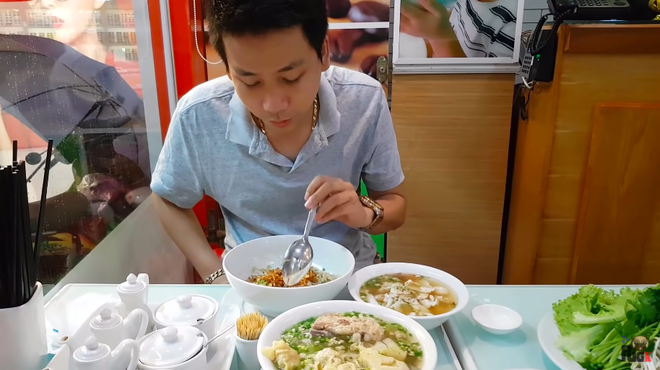 Xôn xao clip Khoa Pug review quán ăn của Đàm Vĩnh Hưng từ 3 năm trước, gây sốc nhất là câu chốt hạ "đớn đau" này - Ảnh 5.