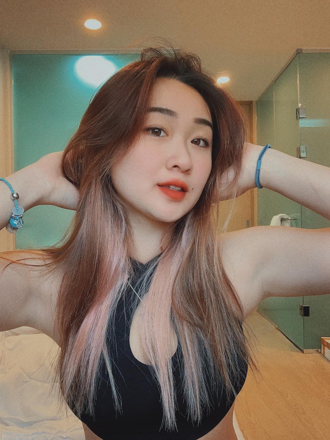 V&acirc;n Kh&aacute;nh - hot girl m&ocirc;n thể thao lạ với giấc mơ đưa Việt Nam đi Olympic m&ugrave;a đ&ocirc;ng - Ảnh 1.