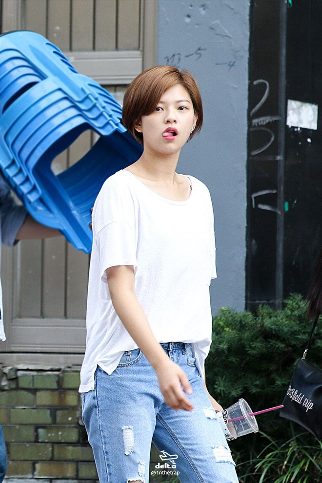 Jeongyeon (TWICE) và hành trình thay đổi ngoại hình: Từ tomboy trở nên nữ tính, rồi tăng cân do bị bệnh khiến fan xót xa - Ảnh 4.