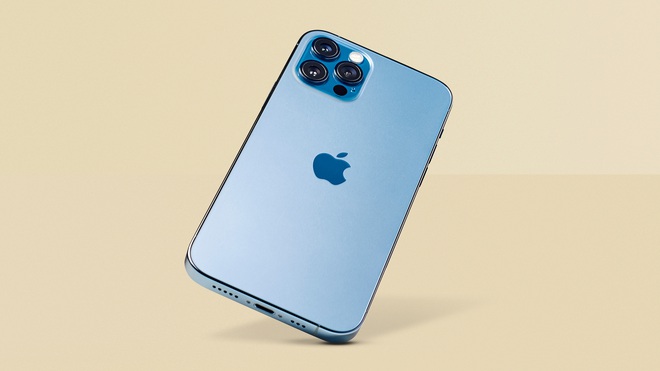 Ngày đầu mở bán chính thức tại Việt Nam: iPhone 13 Pro Max màu xanh cháy hàng, bản màu hồng không đủ để giao cho khách - Ảnh 1.