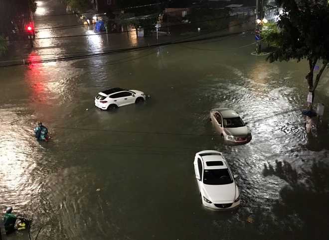 Quảng Ng&atilde;i: Sơ t&aacute;n h&agrave;ng ng&agrave;n hộ d&acirc;n tr&aacute;nh lũ - Ảnh 4.