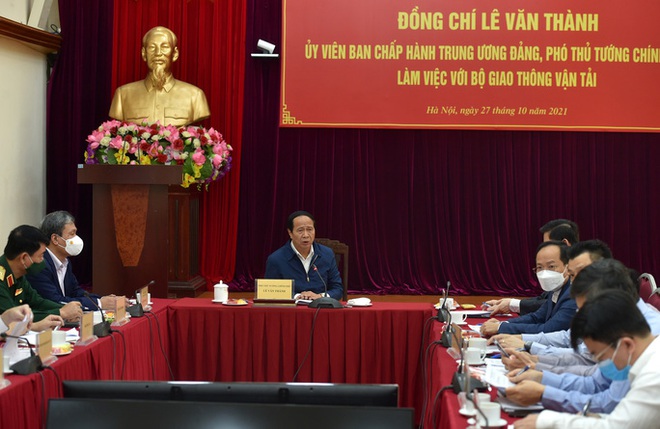 Phó Thủ tướng: Trước ngày 10/11 phải bàn giao tuyến đường sắt Cát Linh - Hà Đông - Ảnh 1.