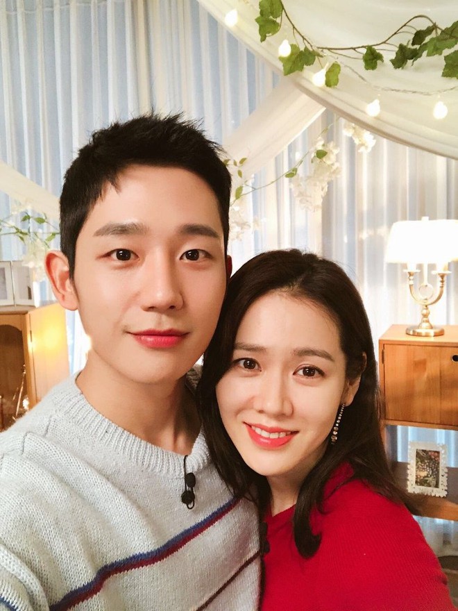 N&agrave;o phải Hyun Bin, đ&acirc;y mới l&agrave; nam thần m&agrave; Son Ye Jin cưng hết mực: C&ocirc;ng khai t&igrave;nh tứ ở họp b&aacute;o, cảnh n&oacute;ng qu&aacute; trời lu&ocirc;n! - Ảnh 8.
