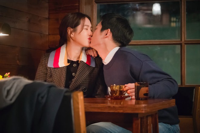 N&agrave;o phải Hyun Bin, đ&acirc;y mới l&agrave; nam thần m&agrave; Son Ye Jin cưng hết mực: C&ocirc;ng khai t&igrave;nh tứ ở họp b&aacute;o, cảnh n&oacute;ng qu&aacute; trời lu&ocirc;n! - Ảnh 14.