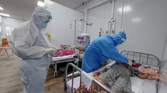 Diễn biến dịch bệnh ngày 30/10: Hà Nội thêm 42 ca mắc mới; TP.HCM đề xuất tiêm vaccine Covid-19 mũi 3 cho người có nguy cơ cao - Ảnh 1.