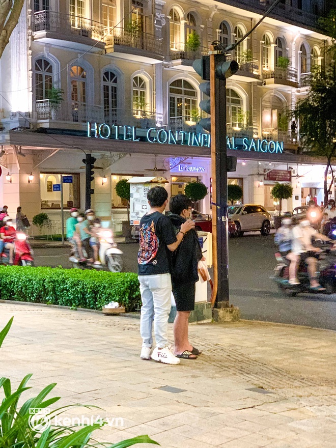 Đêm Halloween "để đời" nhất của Sài Gòn: Bùi Viện "trùm mền ngủ", phố đi bộ chật kín người, hàng quán hồi sinh đúng nghĩa - Ảnh 5.