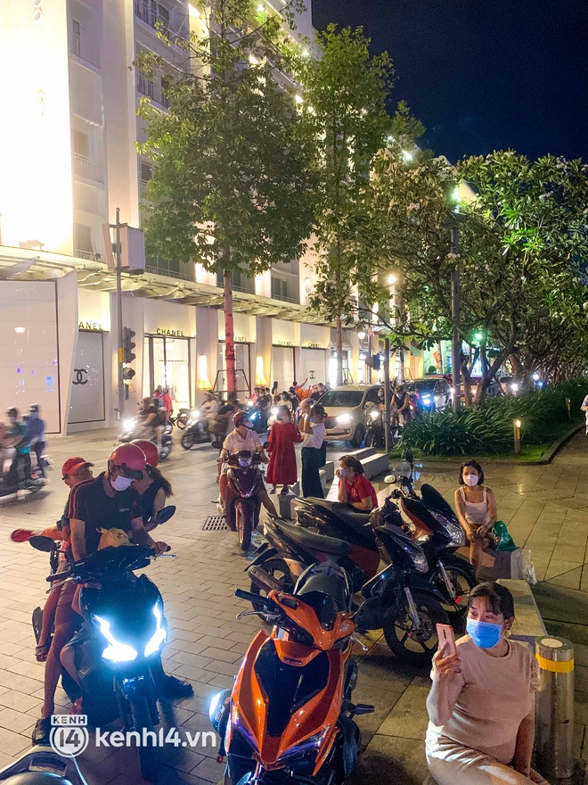 Đêm Halloween "để đời" nhất của Sài Gòn: Bùi Viện "trùm mền ngủ", phố đi bộ chật kín người, hàng quán hồi sinh đúng nghĩa - Ảnh 7.