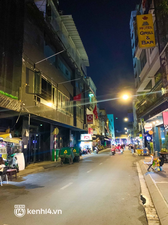 Đêm Halloween "để đời" nhất của Sài Gòn: Bùi Viện "trùm mền ngủ", phố đi bộ chật kín người, hàng quán hồi sinh đúng nghĩa - Ảnh 13.