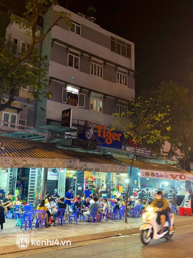Đêm Halloween "để đời" nhất của Sài Gòn: Bùi Viện "trùm mền ngủ", phố đi bộ chật kín người, hàng quán hồi sinh đúng nghĩa - Ảnh 15.