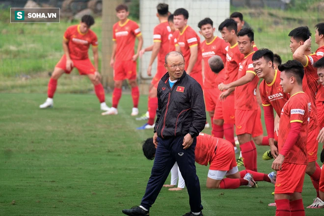 Đội tuyển Việt Nam sẽ bị FIFA trừ số điểm khổng lồ nếu để thua trước Trung Quốc - Ảnh 3.
