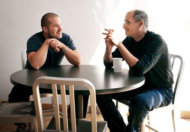 Nh&agrave; thiết kế iPhone trải l&ograve;ng sau 10 năm ng&agrave;y mất Steve Jobs - Ảnh 1.