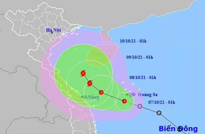 Áp thấp nhiệt đới khả năng mạnh lên thành bão, gây mưa tới 400mm ở miền Trung - Ảnh 1.