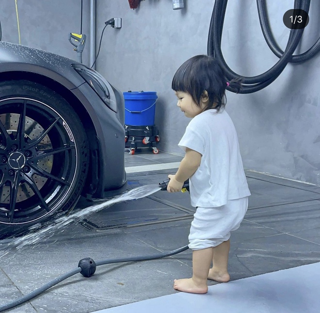 &Aacute;i nữ của Cường Đ&ocirc; La xắn quần để rửa si&ecirc;u xe, 1 đại gia kh&eacute;t tiếng S&agrave;i th&agrave;nh v&agrave;o chốt đơn ngay v&agrave; lu&ocirc;n!  - Ảnh 3.