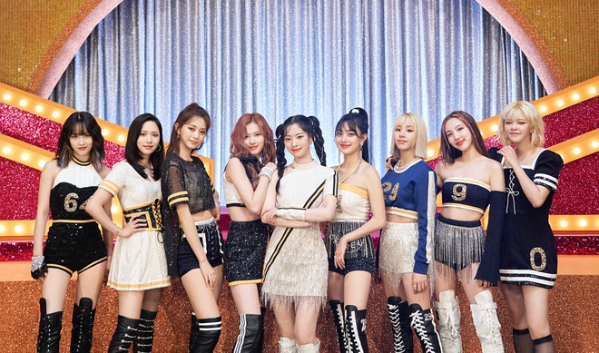 Fan tức giận khi TWICE bị biến thành nhóm Kpop không tên tuổi trên show Mỹ, đã thế còn bị đặt câu hỏi hết sức lạc hậu - Ảnh 8.