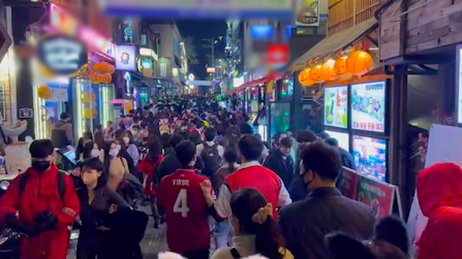 Khung cảnh đông nghẹt thở ở phố Itaewon (Hàn Quốc) đêm Halloween lên trending TikTok toàn cầu - Ảnh 4.