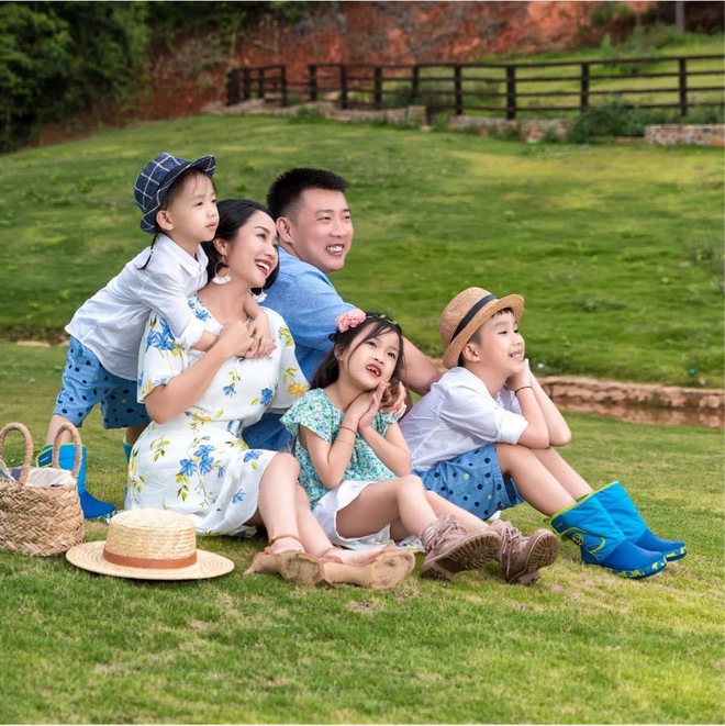 Nh&oacute;c tỳ nh&agrave; 1 sao nữ Vbiz mới 6 tuổi đ&atilde; c&oacute; kỹ năng yoga thuần thục, đến người lớn xem cũng phải cho&aacute;ng v&aacute;ng! - Ảnh 10.