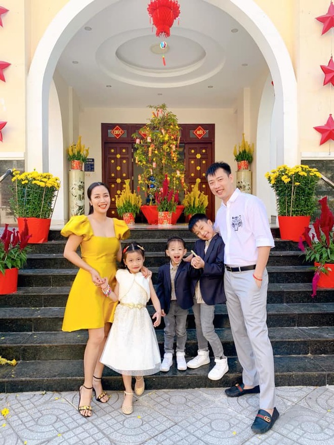 Nh&oacute;c tỳ nh&agrave; 1 sao nữ Vbiz mới 6 tuổi đ&atilde; c&oacute; kỹ năng yoga thuần thục, đến người lớn xem cũng phải cho&aacute;ng v&aacute;ng! - Ảnh 8.