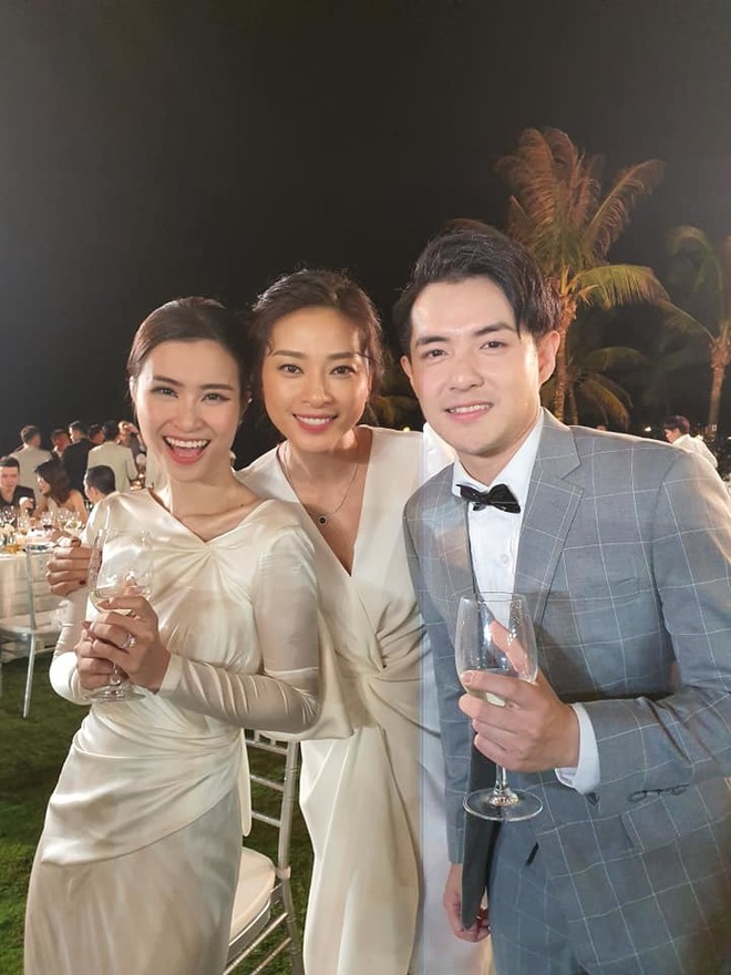 1 m&oacute;n đồ trong đ&aacute;m cưới Đ&ocirc;ng Nhi đ&atilde; ti&ecirc;n tri chuyện chị đẹp Vbiz c&oacute; bồ, bảo sao cả d&agrave;n sao Việt đều muốn cướp? - Ảnh 6.