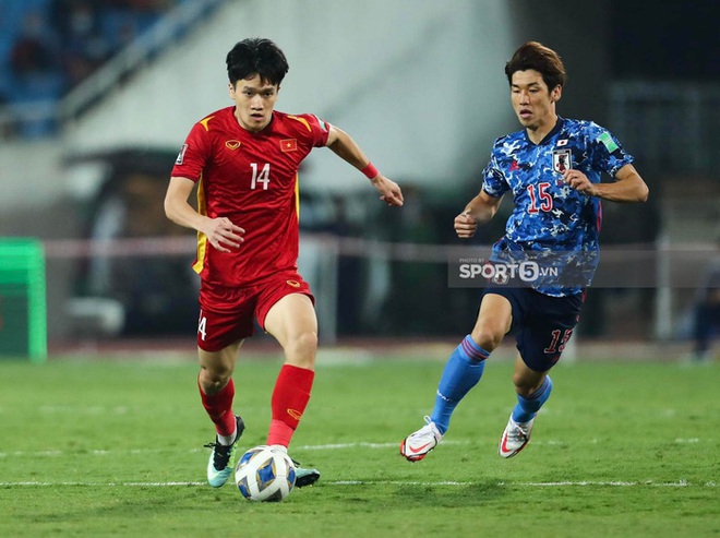 Chùm ảnh tuyển Việt Nam thi đấu lăn xả trước đội tuyển Nhật Bản - Ảnh 3.