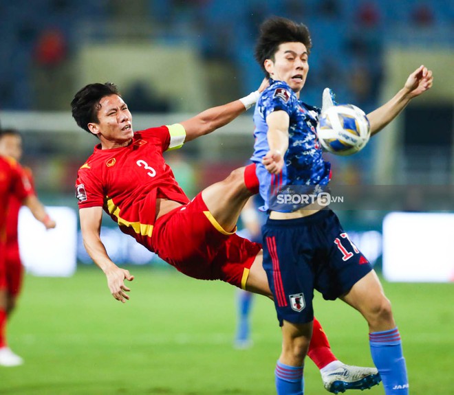 Chùm ảnh tuyển Việt Nam thi đấu lăn xả trước đội tuyển Nhật Bản - Ảnh 4.
