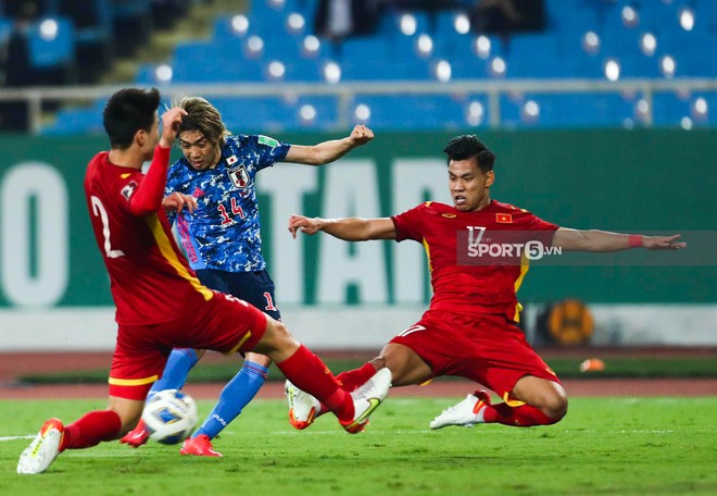Chùm ảnh tuyển Việt Nam thi đấu lăn xả trước đội tuyển Nhật Bản - Ảnh 5.