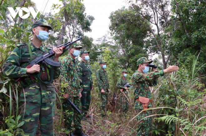 Điện Biên siết chặt kiểm soát người nhập cảnh từ Lào vào địa bàn - Ảnh 4.
