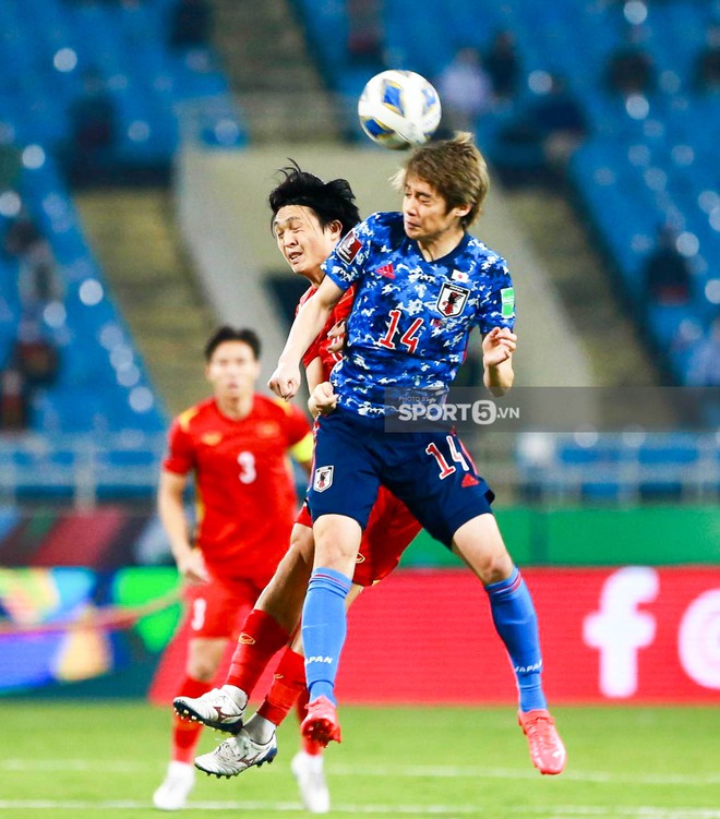 Chùm ảnh tuyển Việt Nam thi đấu lăn xả trước đội tuyển Nhật Bản - Ảnh 9.