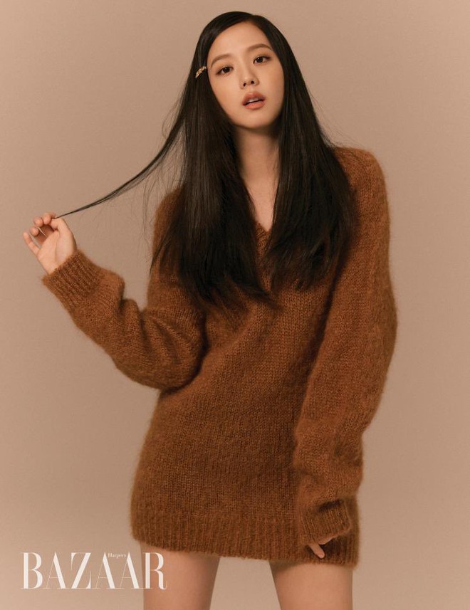Jisoo v&agrave; Jung Hae In đ&aacute;nh &uacute;p ảnh tạp ch&iacute;: 2 cực phẩm visual tr&agrave;n m&agrave;n h&igrave;nh, mới t&igrave;nh tứ ch&uacute;t đ&atilde; được đẩy thuyền nhiệt t&igrave;nh - Ảnh 4.