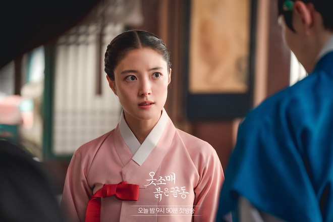 Bom tấn cổ trang cạnh tranh với Song Hye Kyo được khen nức nở: Phục trang, diễn xuất đều đỉnh, rating mở đầu si&ecirc;u ổn &aacute;p - Ảnh 5.